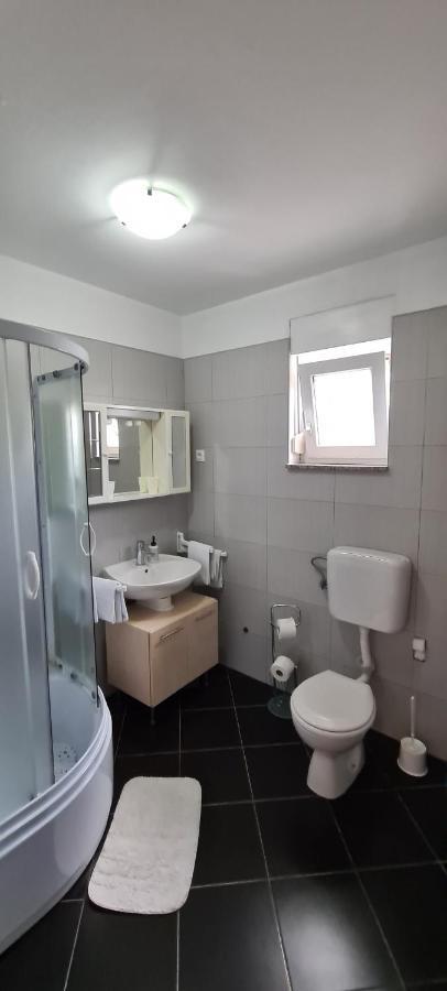 Apartmani Cesar Rtina Kültér fotó