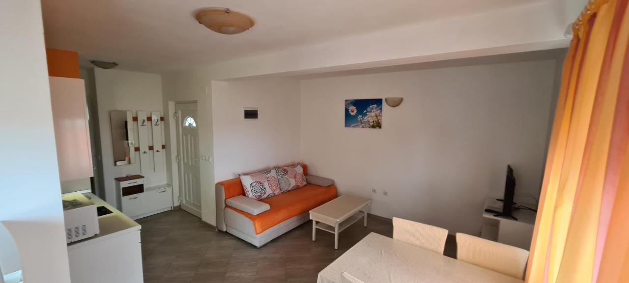 Apartmani Cesar Rtina Kültér fotó