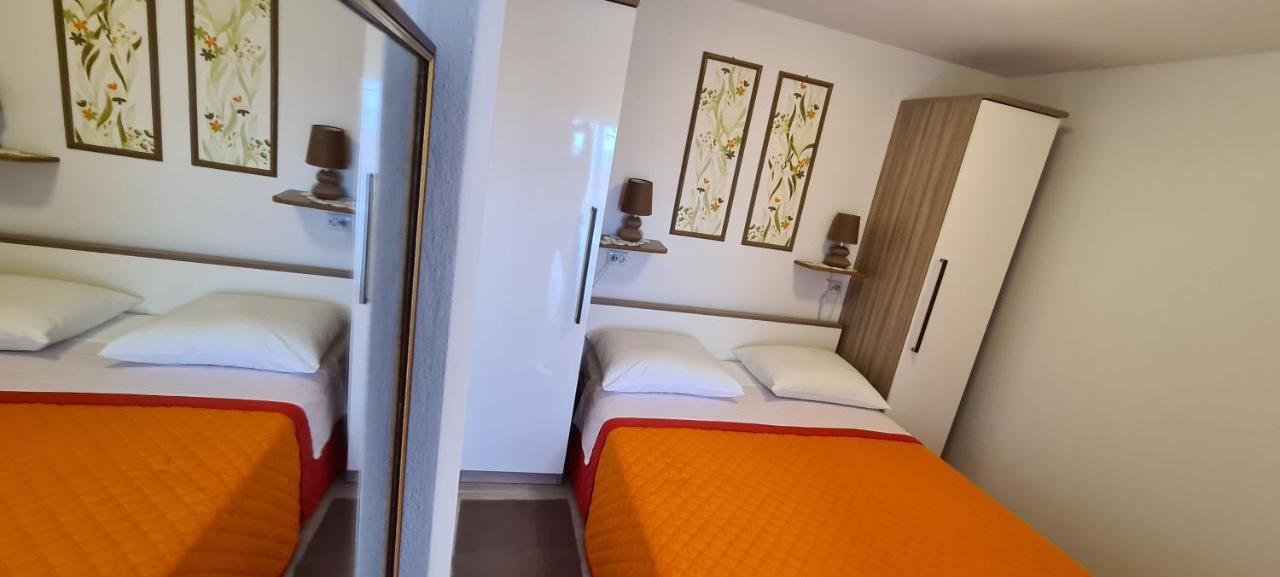 Apartmani Cesar Rtina Kültér fotó