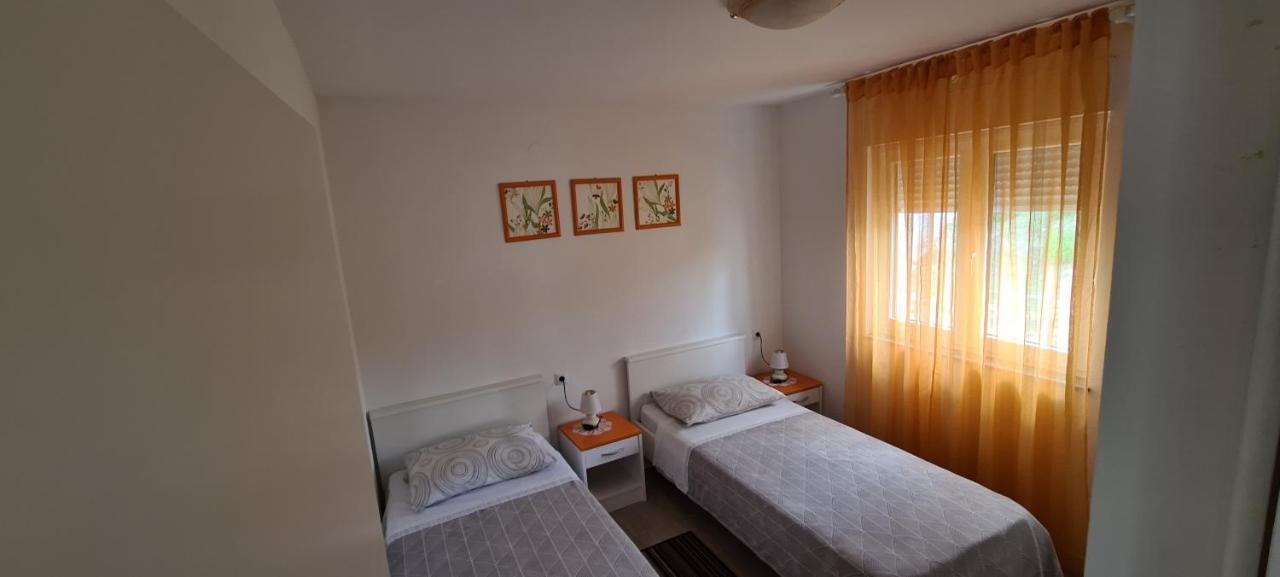 Apartmani Cesar Rtina Kültér fotó