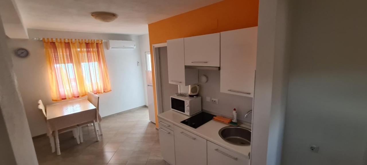 Apartmani Cesar Rtina Kültér fotó