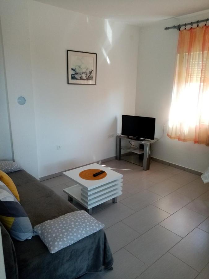 Apartmani Cesar Rtina Kültér fotó