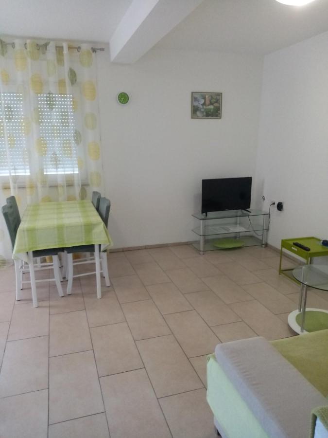 Apartmani Cesar Rtina Kültér fotó