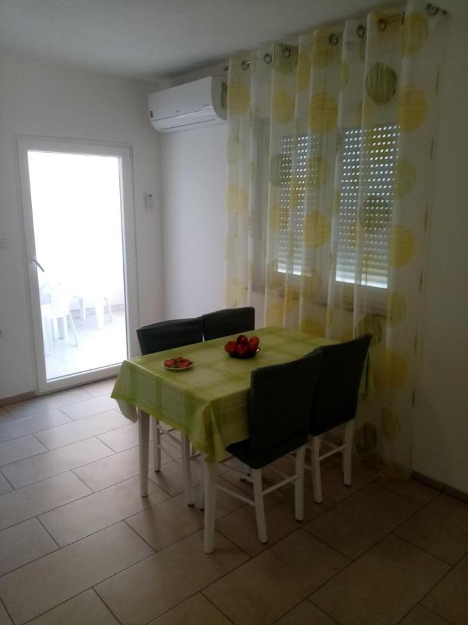 Apartmani Cesar Rtina Kültér fotó