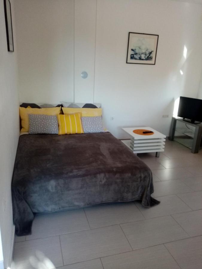 Apartmani Cesar Rtina Kültér fotó