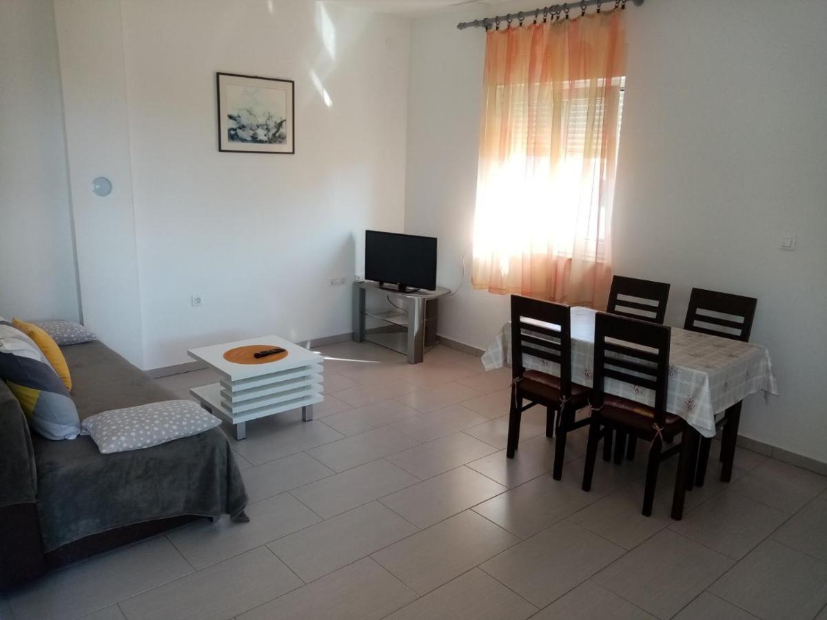 Apartmani Cesar Rtina Kültér fotó